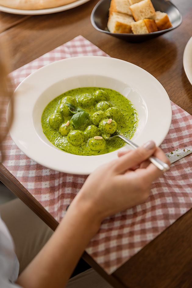 Gnoghetti di patate farciti al pesto